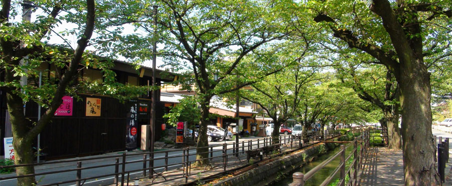 石和温泉で2時間弱の自由行動。