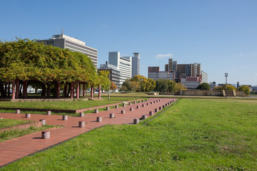 難波宮跡公園 なにわのみやあと公園 大阪に日本の都があったことを示す宮殿の跡 大阪観光スポット情報 バスツアーのアップオン